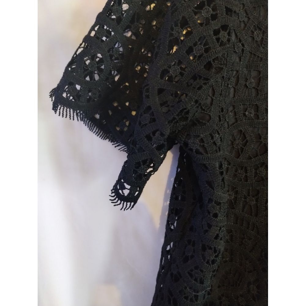 Black Philosophy Women's Med Blouse Lace Overlay Scalloped Edge EUC - Picture 3 of 7